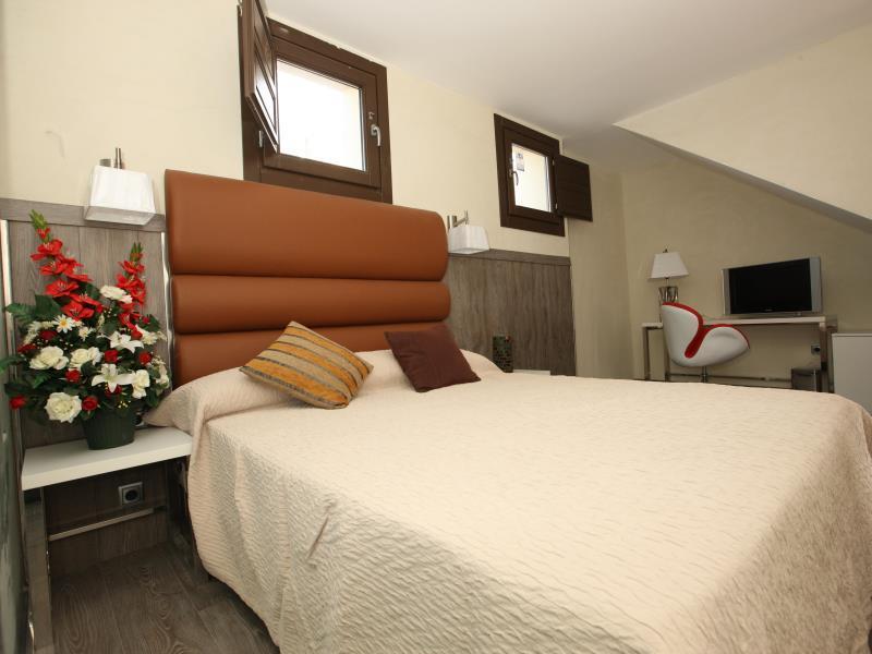 Evenia Alcalá Boutique Hotel Alcalá de Henares Exterior foto