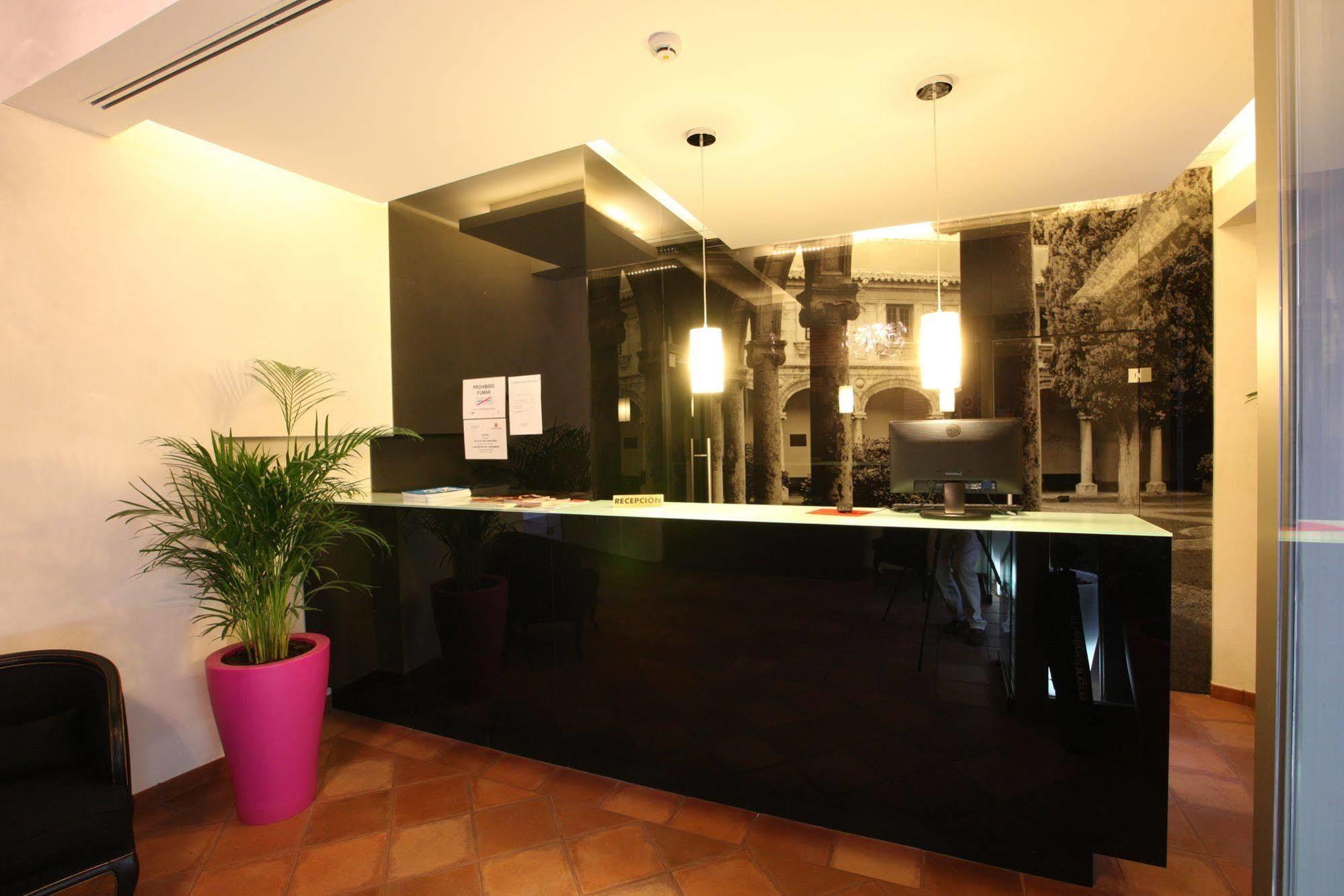 Evenia Alcalá Boutique Hotel Alcalá de Henares Exterior foto