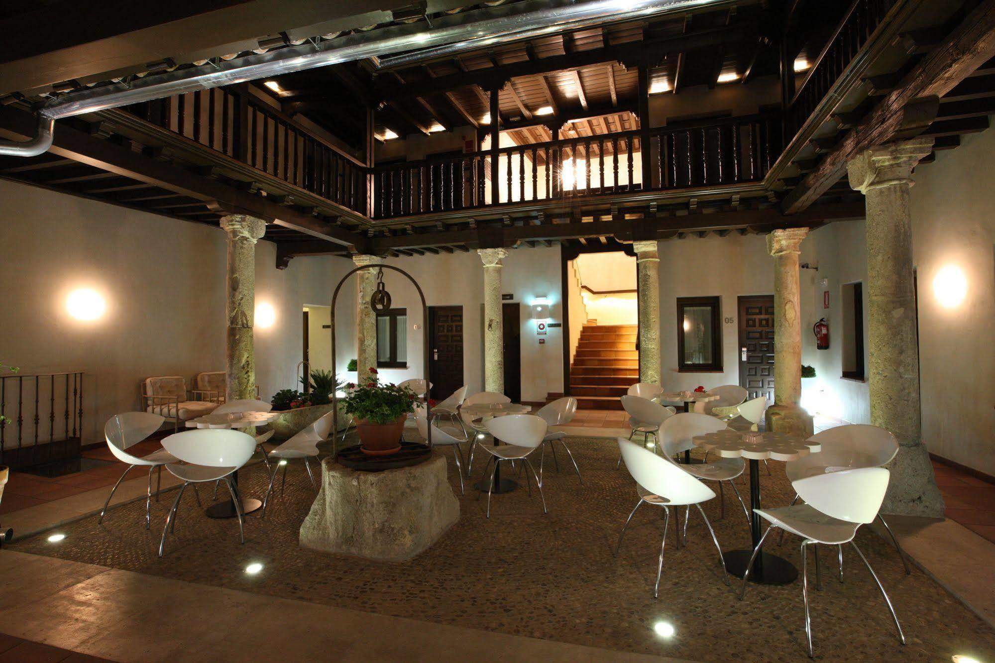 Evenia Alcalá Boutique Hotel Alcalá de Henares Exterior foto