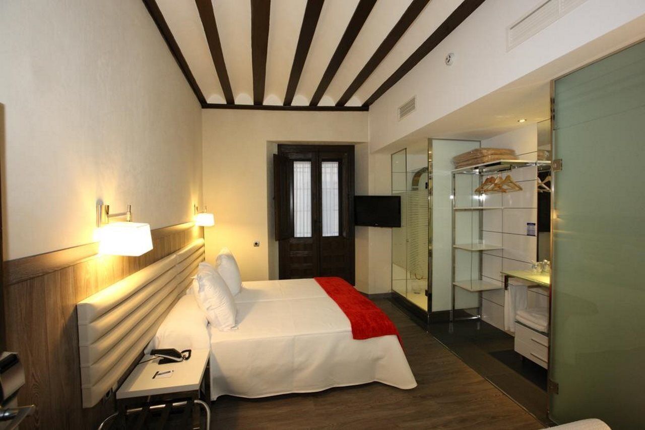 Evenia Alcalá Boutique Hotel Alcalá de Henares Exterior foto